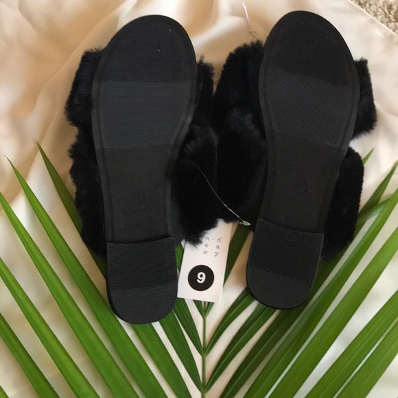 Last pair!!! Crossband Faux Fur Slide Sandals - Picture 2 of 2
